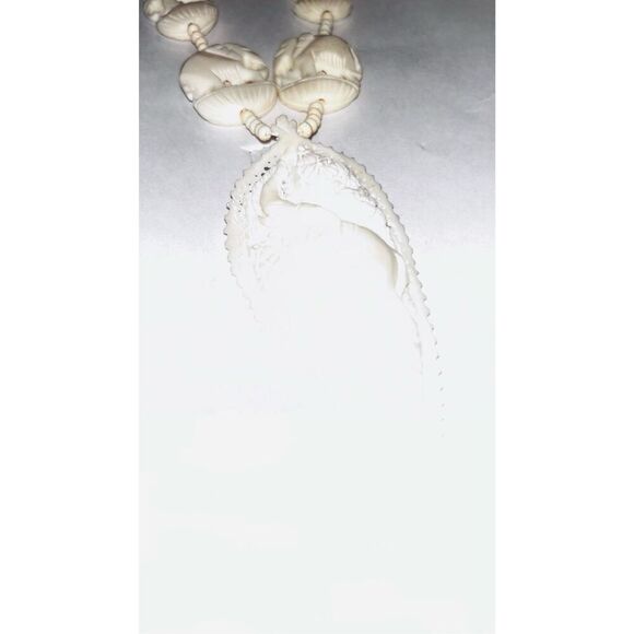 Elephant 15” beige carved beaded necklace pendant 4” - Picture 7 of 7